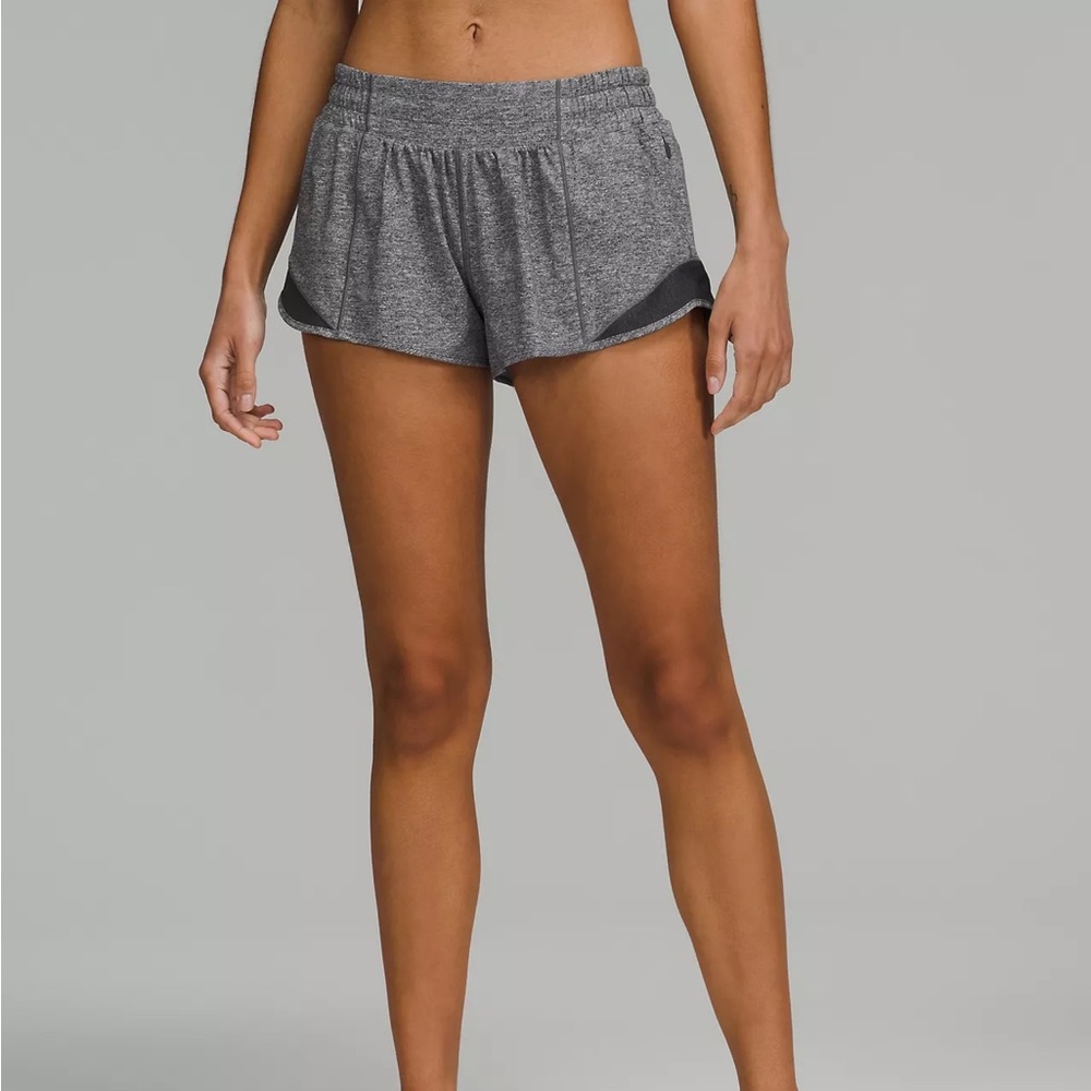 Lululemon Hotty Hot shorts 2.5” size 6